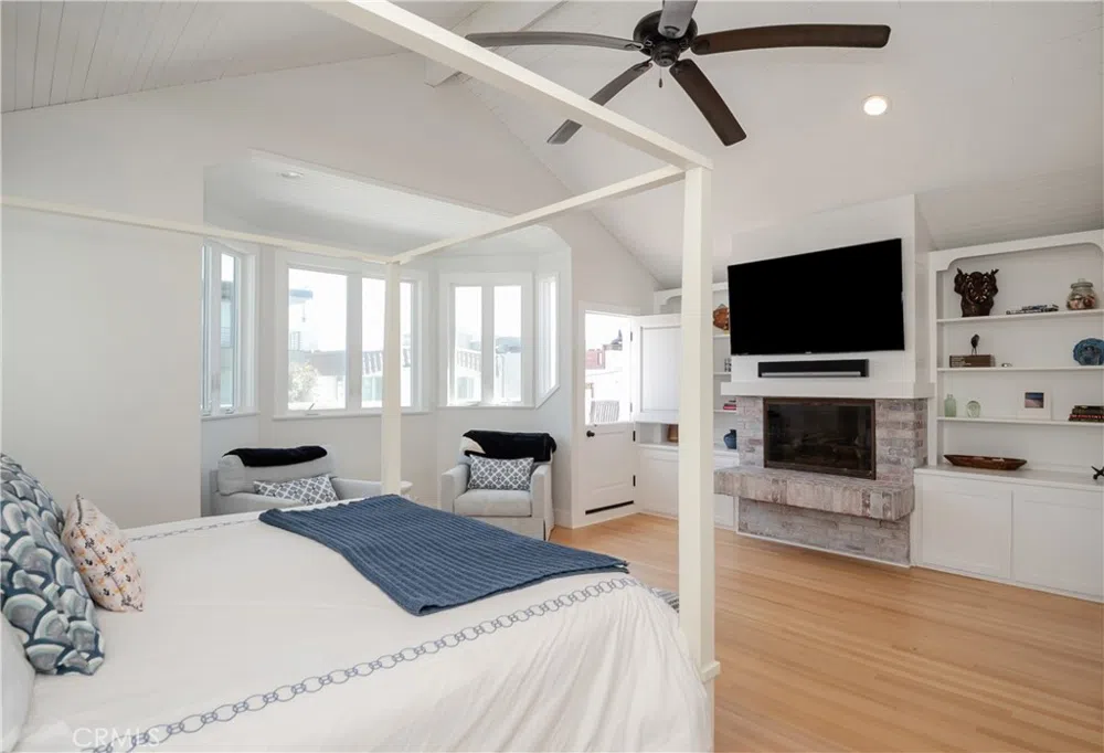 37 20th Hermosa Beach, CA 90254