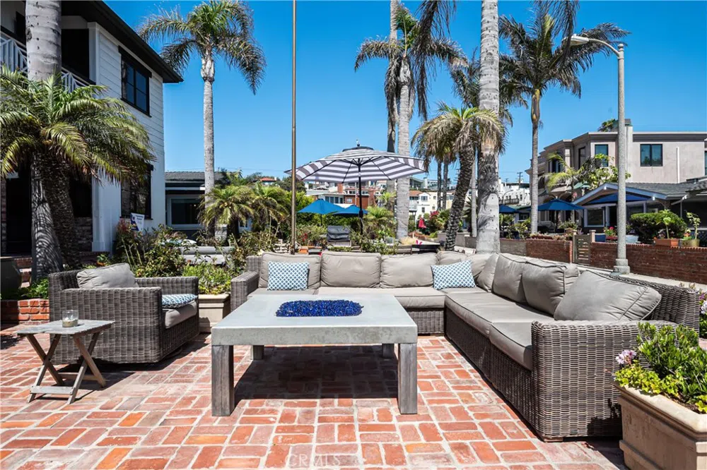 37 20th Hermosa Beach, CA 90254