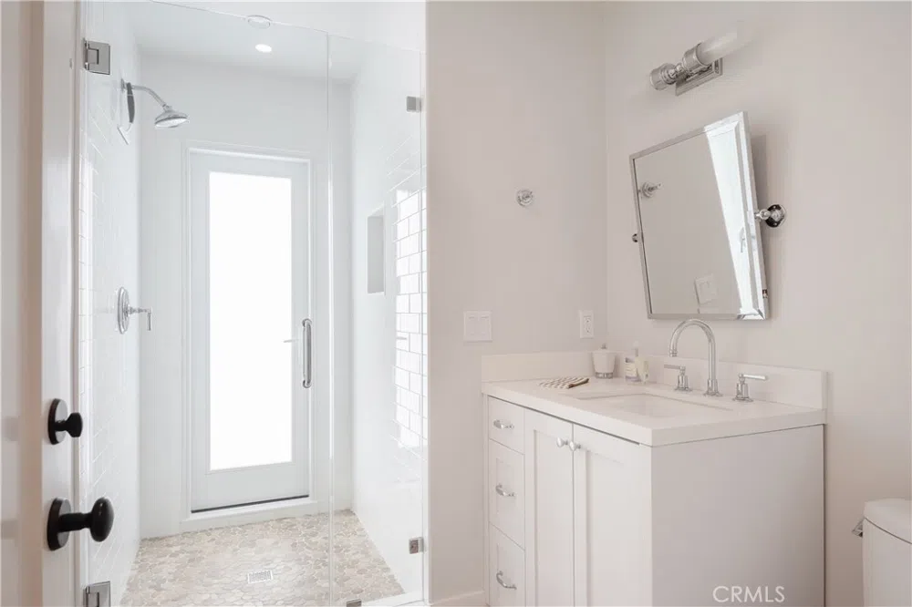37 20th Hermosa Beach, CA 90254