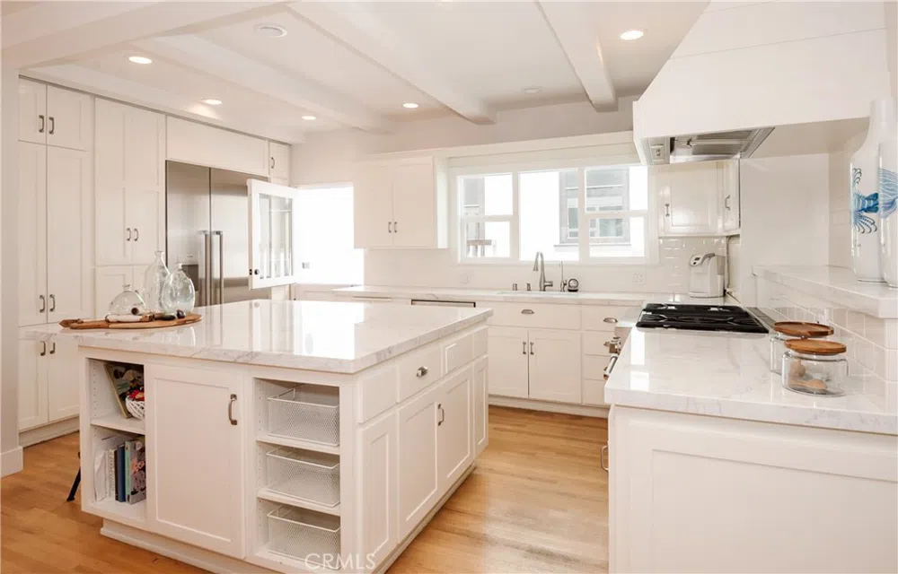 37 20th Hermosa Beach, CA 90254