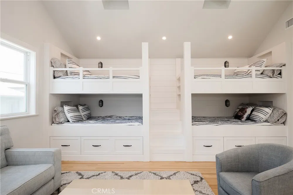 37 20th Hermosa Beach, CA 90254