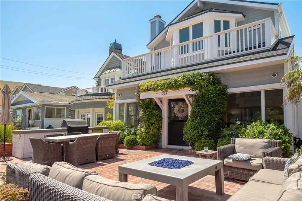 37 20th Hermosa Beach, CA 90254