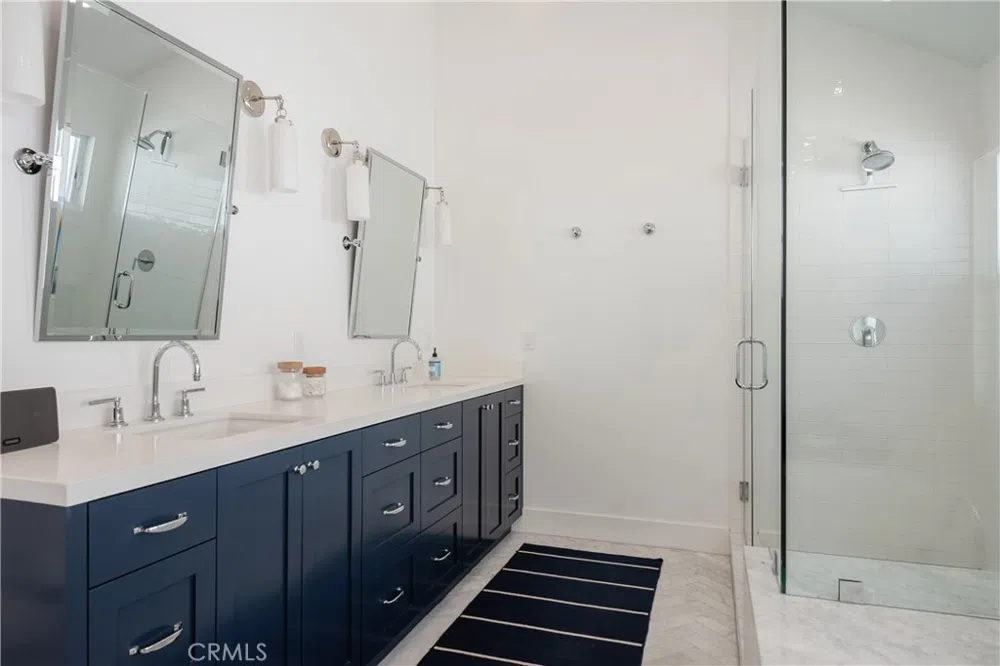 37 20th Hermosa Beach, CA 90254