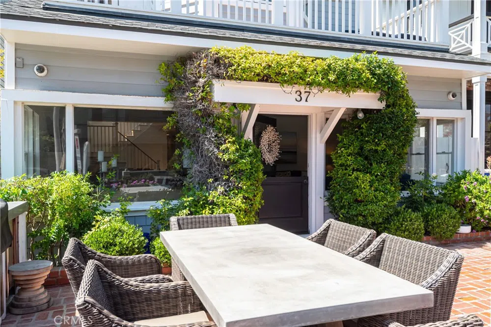 37 20th Hermosa Beach, CA 90254