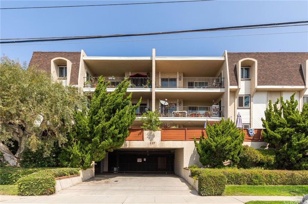 227 E Oak Avenue #301 El Segundo, CA 90245