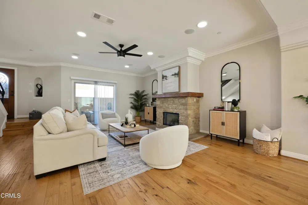 704 S Pacific Coast Highway #B