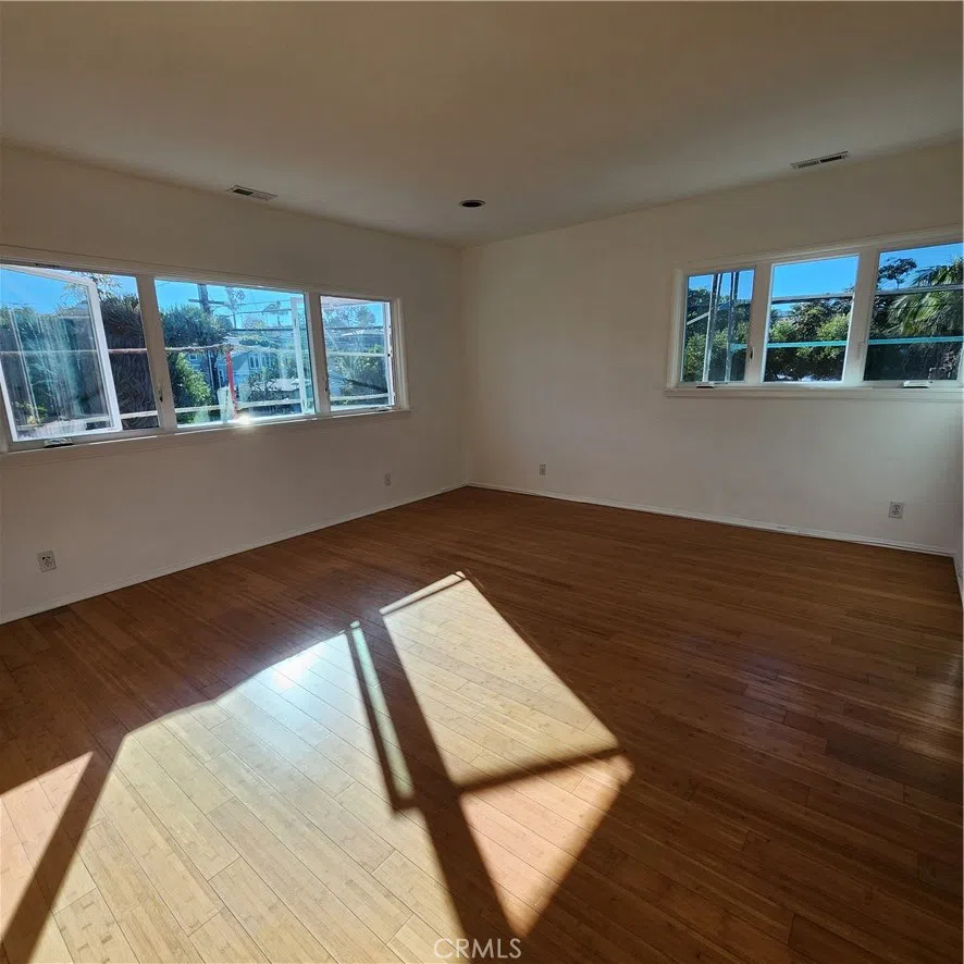 826 Dianthus Street Manhattan Beach, CA 90266