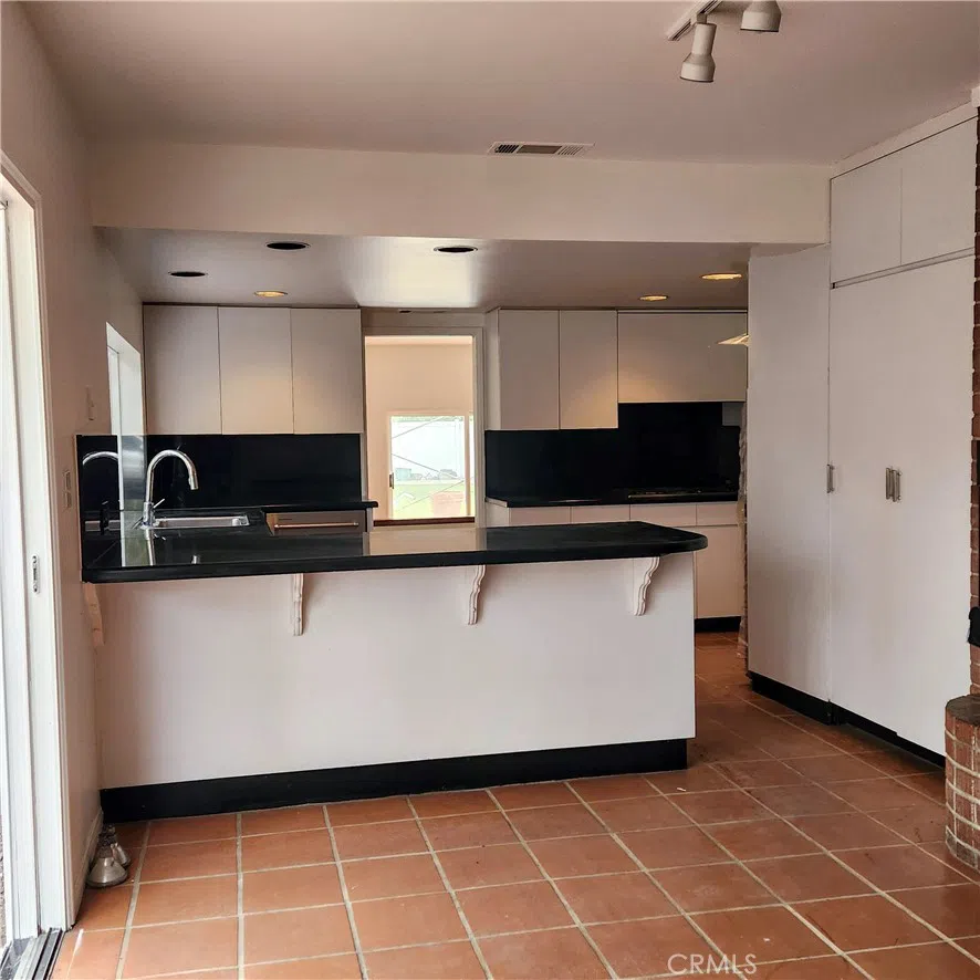826 Dianthus Street Manhattan Beach, CA 90266