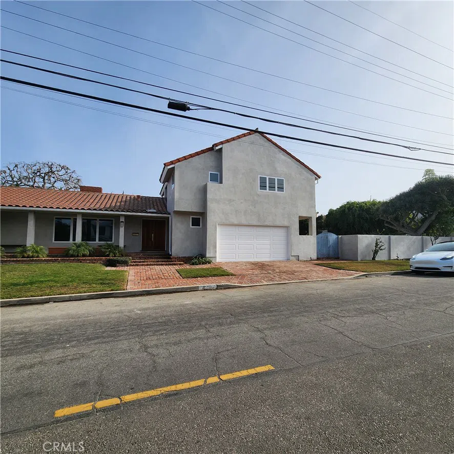 826 Dianthus Street Manhattan Beach, CA 90266
