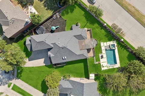 1015 Quail Hollow Court