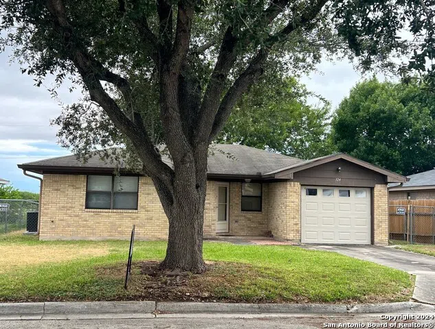 324 SUNFLOWER DR Marion, TX 78124