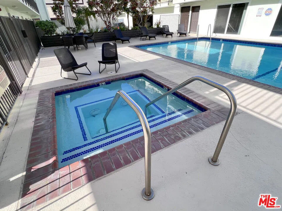 1720 ARDMORE AVENUE #205 Hermosa Beach, CA 90254