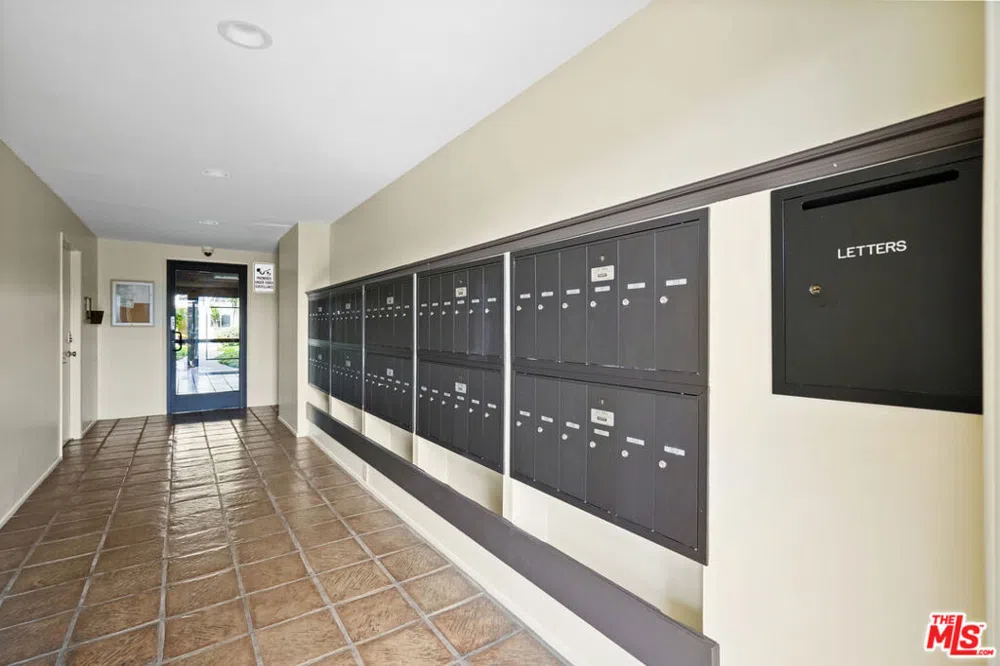 1720 ARDMORE AVENUE #205 Hermosa Beach, CA 90254