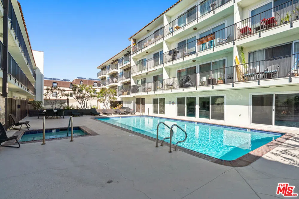 1720 ARDMORE AVENUE #205 Hermosa Beach, CA 90254