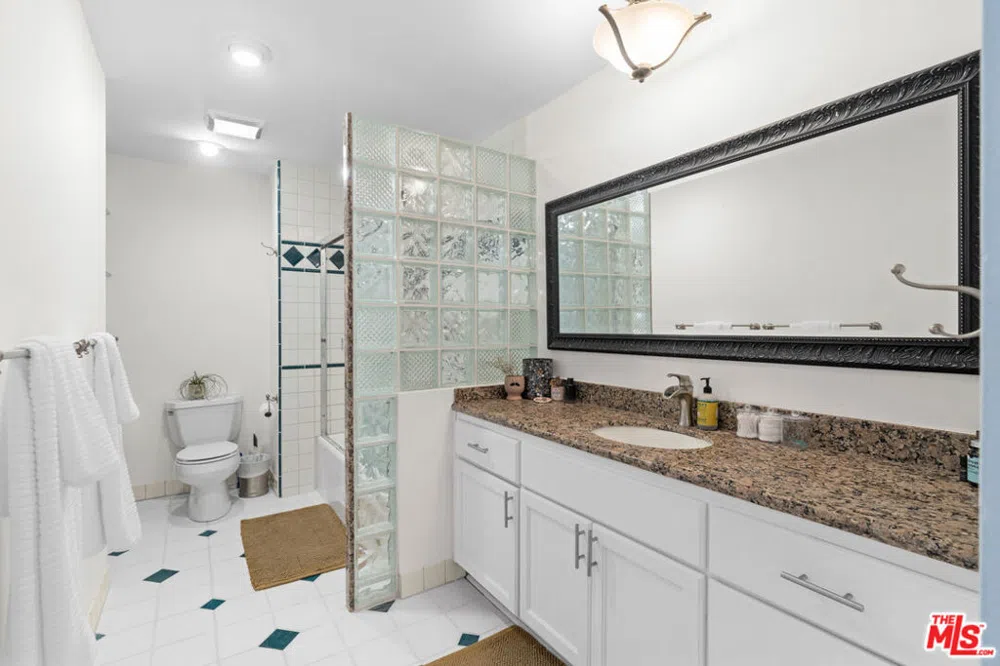 1720 ARDMORE AVENUE #205 Hermosa Beach, CA 90254