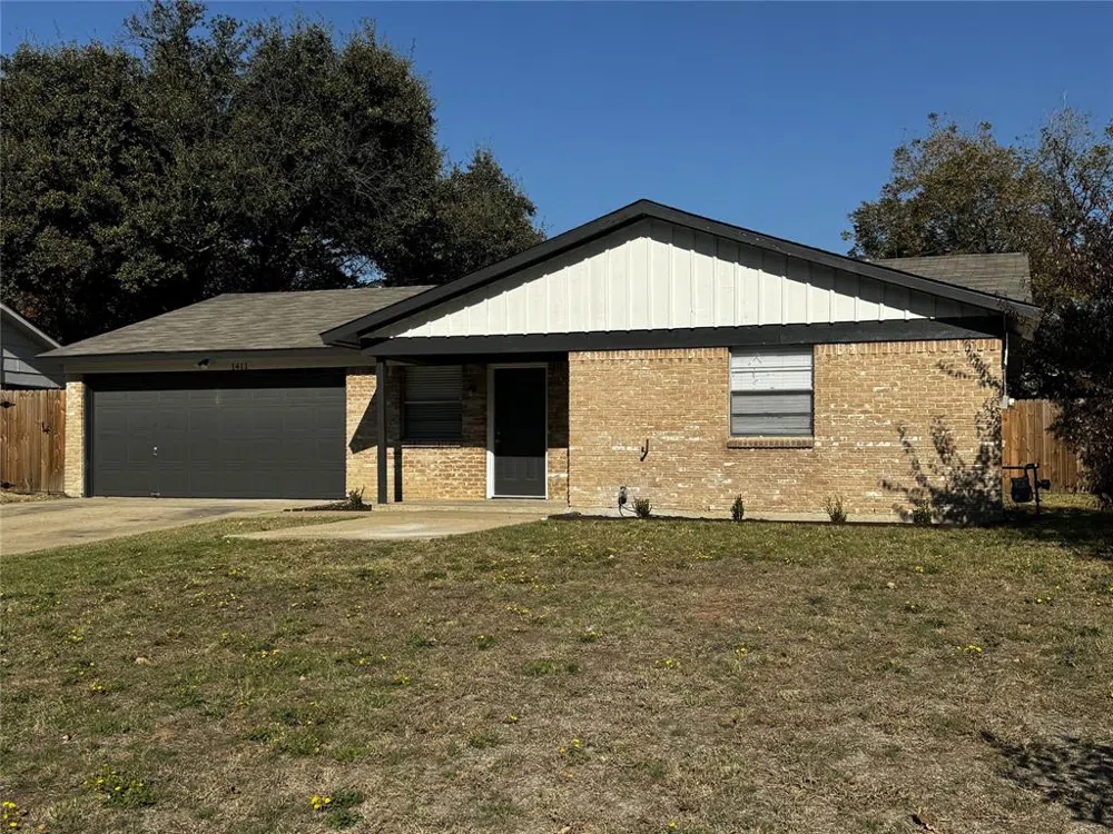 1411 Montclair Street Arlington, TX 76015
