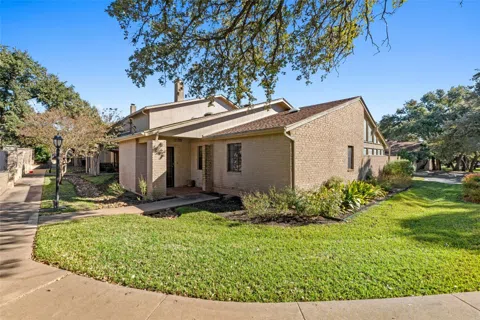 8110 WEST COURT