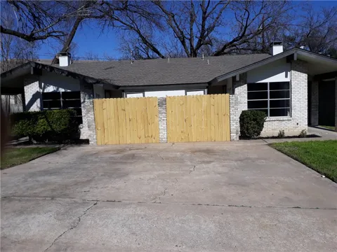 2800 Lovell Drive