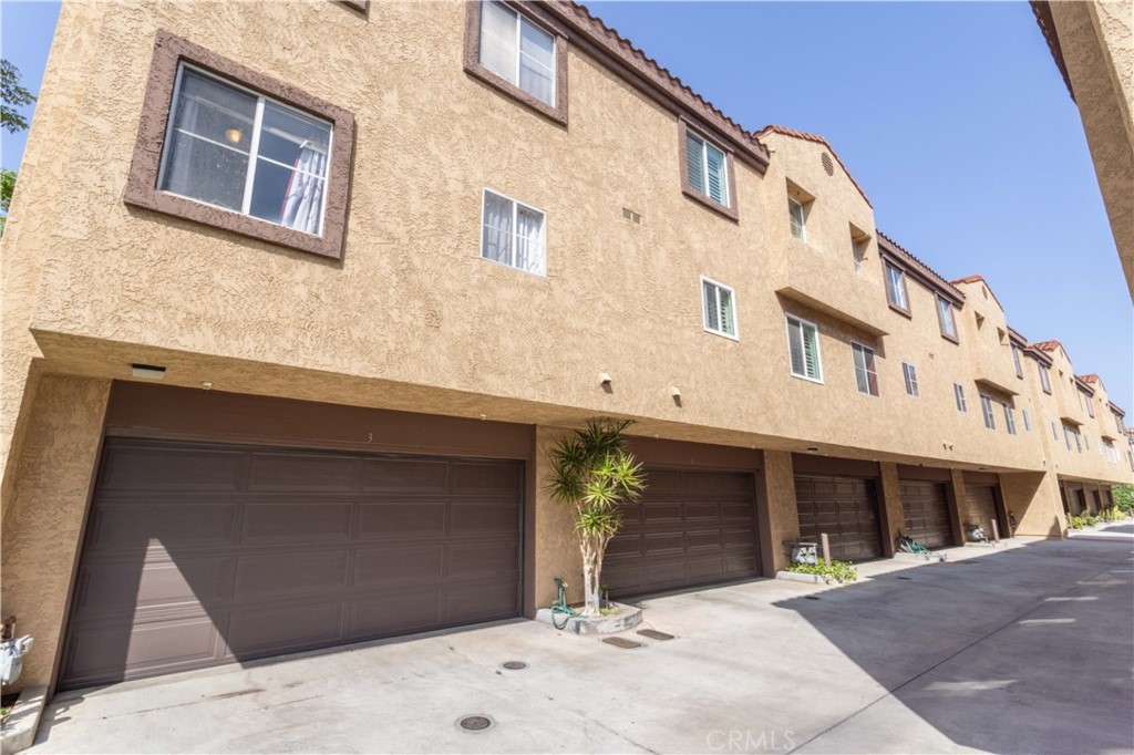 8615 Beverly Boulevard #3