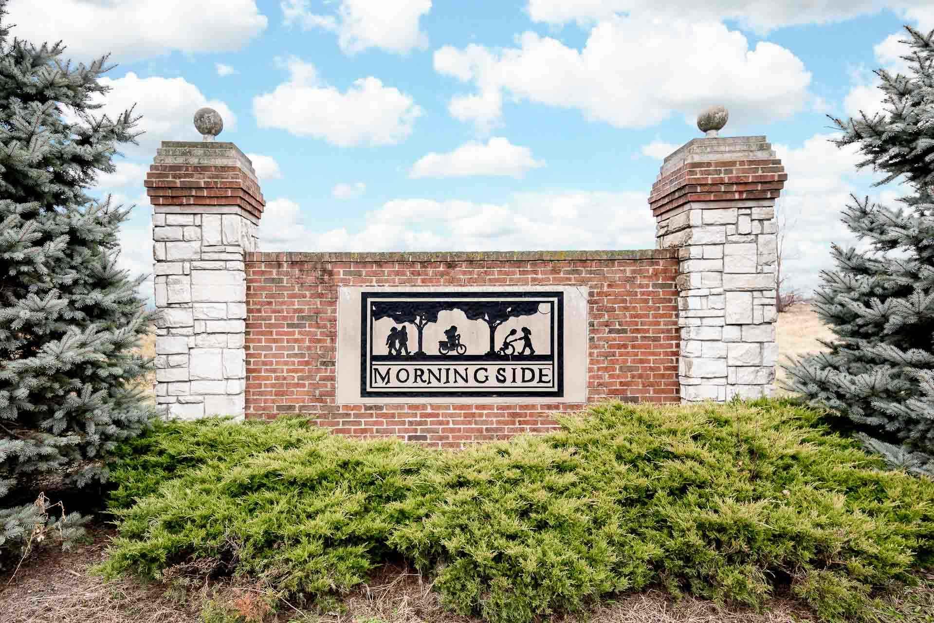 806 W Breezewood Drive