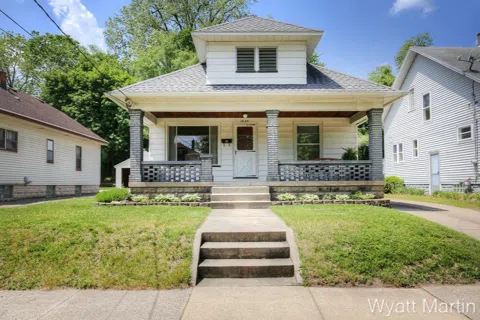 1433 Powers Avenue NW