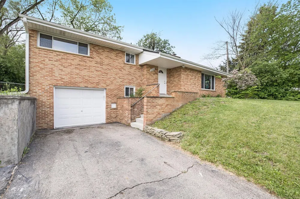 2220 E Stadium Boulevard