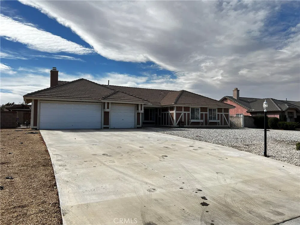 13026 Paraiso Road Apple Valley, CA 92308