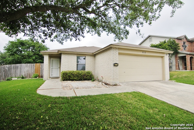 613 SAN AUGUSTINE BLVD New Braunfels, TX 78132
