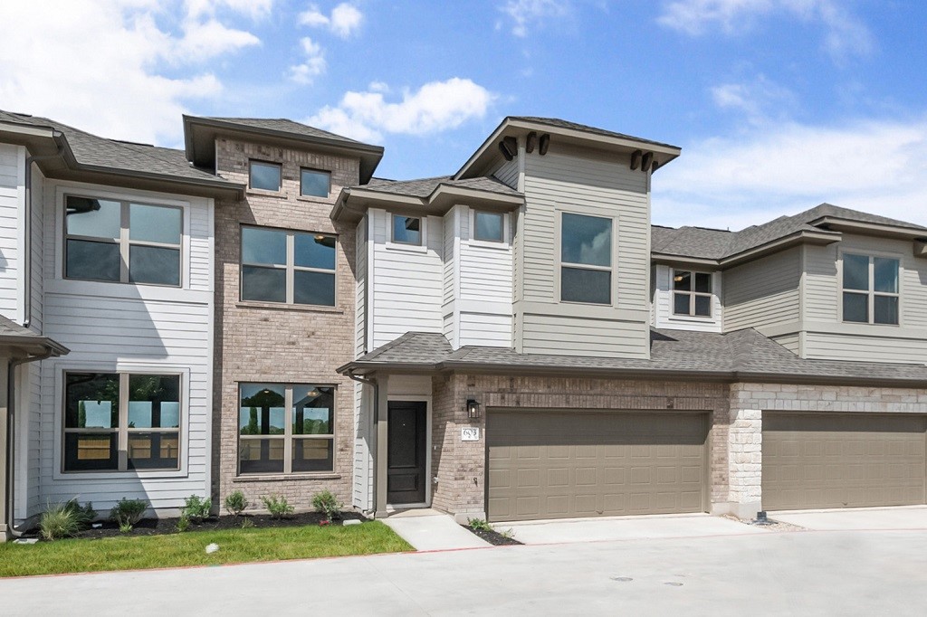 2500 FOREST CREEK DRIVE #703