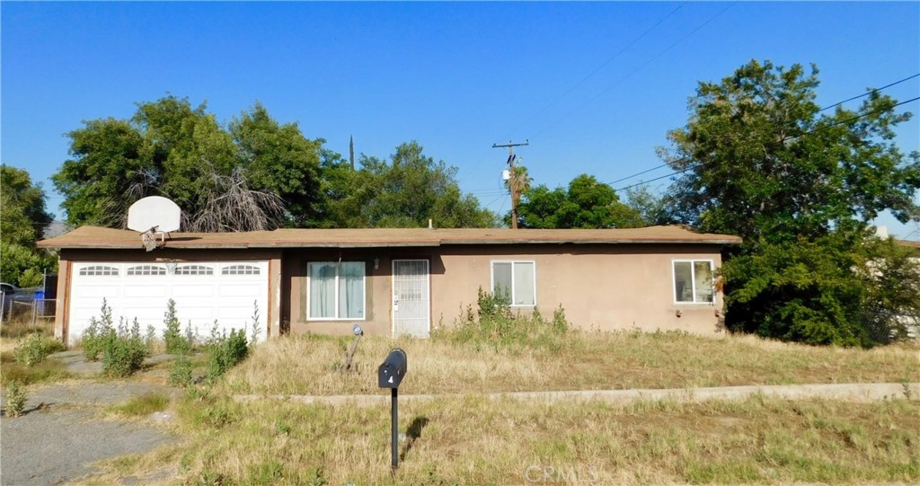 7031 Alice Street Highland, CA 92346