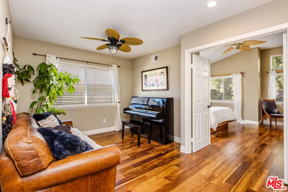 3083 Espana Lane Thousand Oaks, CA 91362
