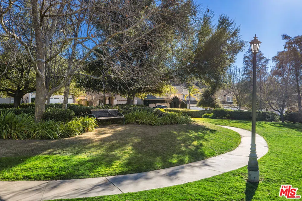 3083 Espana Lane Thousand Oaks, CA 91362
