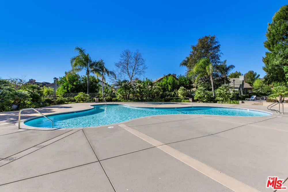 3083 Espana Lane Thousand Oaks, CA 91362