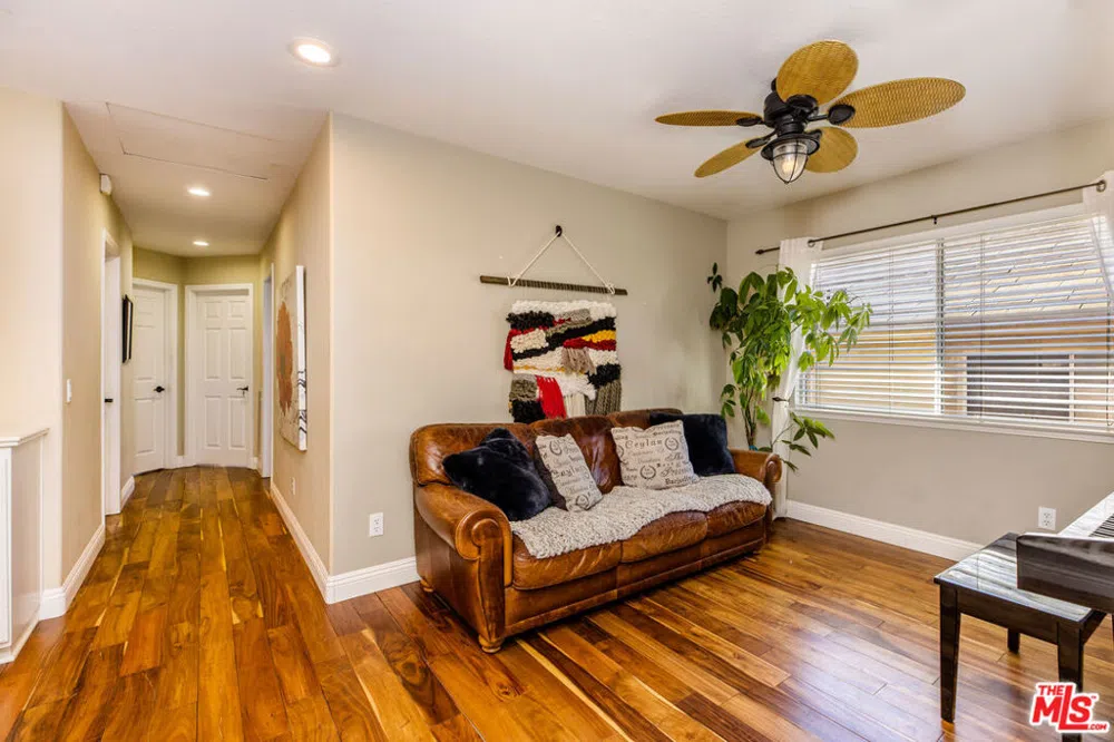 3083 Espana Lane Thousand Oaks, CA 91362