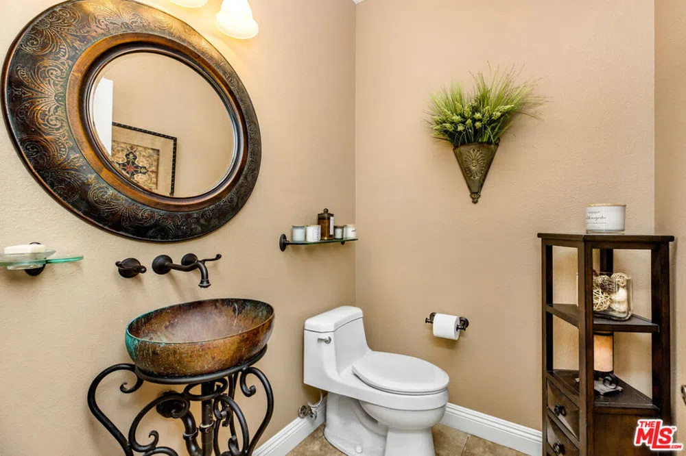 3083 Espana Lane Thousand Oaks, CA 91362