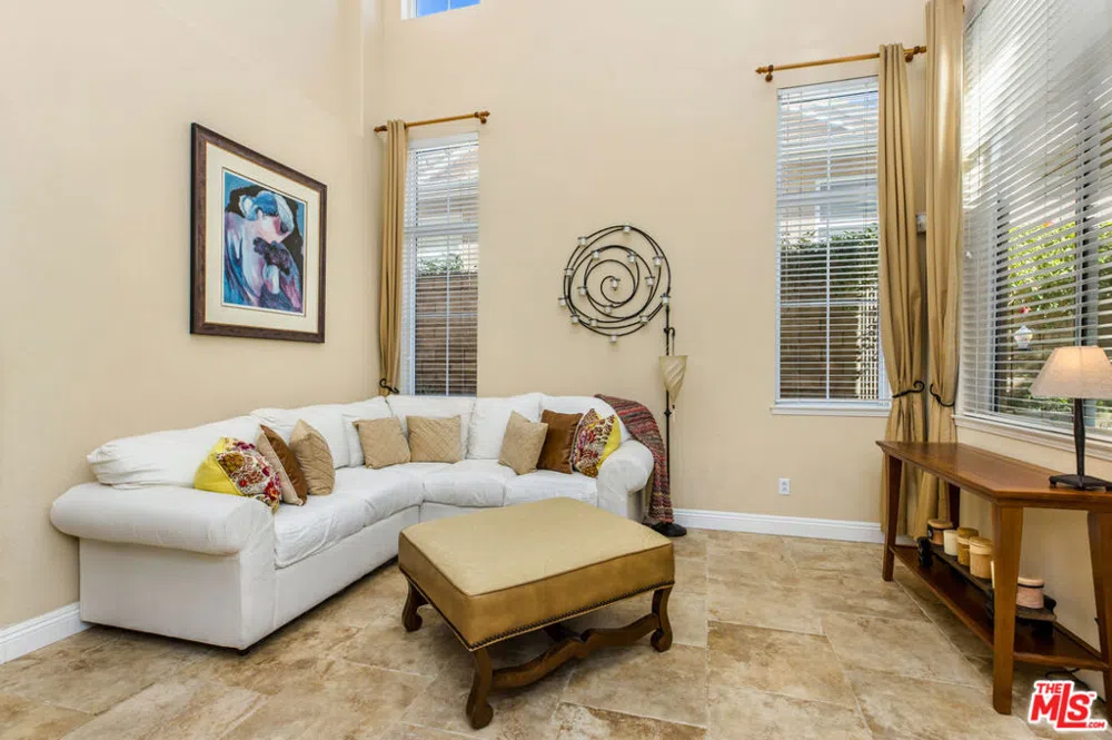 3083 Espana Lane Thousand Oaks, CA 91362