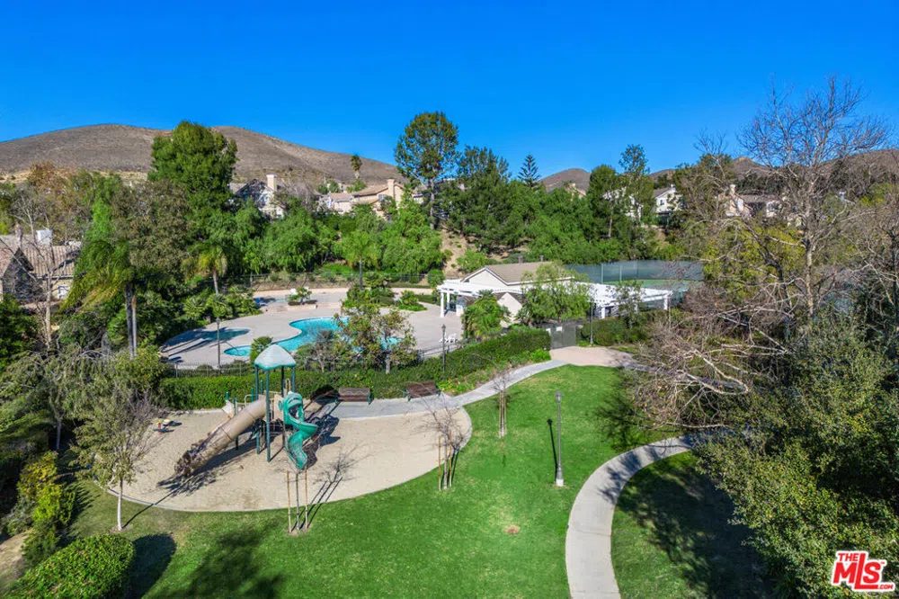 3083 Espana Lane Thousand Oaks, CA 91362