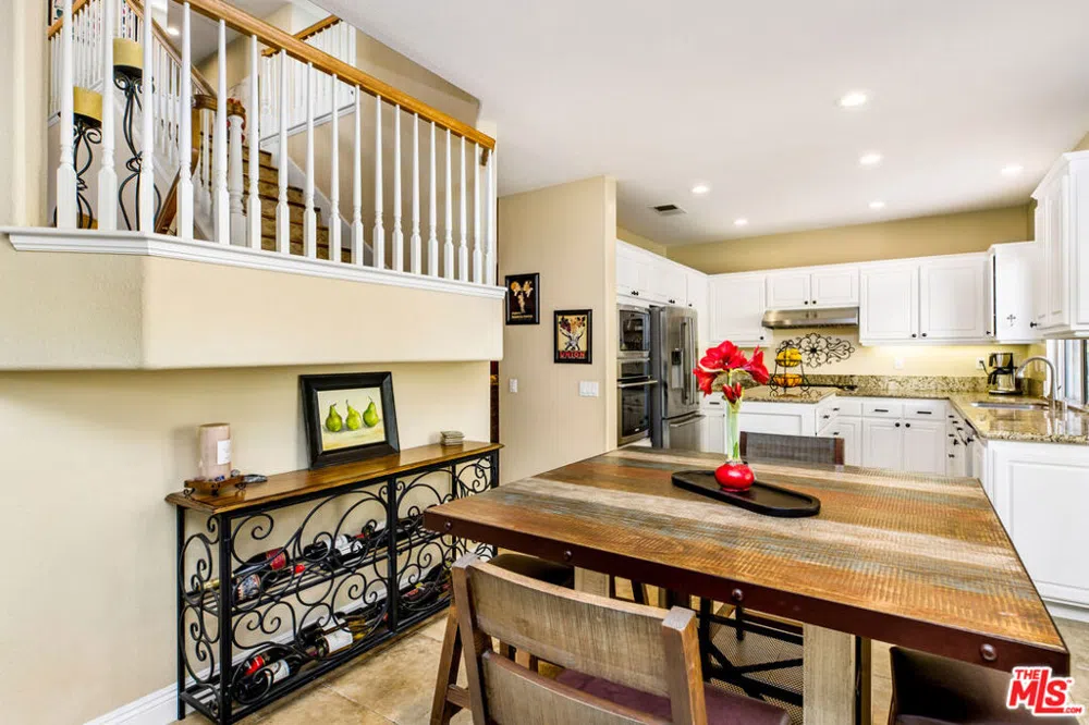 3083 Espana Lane Thousand Oaks, CA 91362
