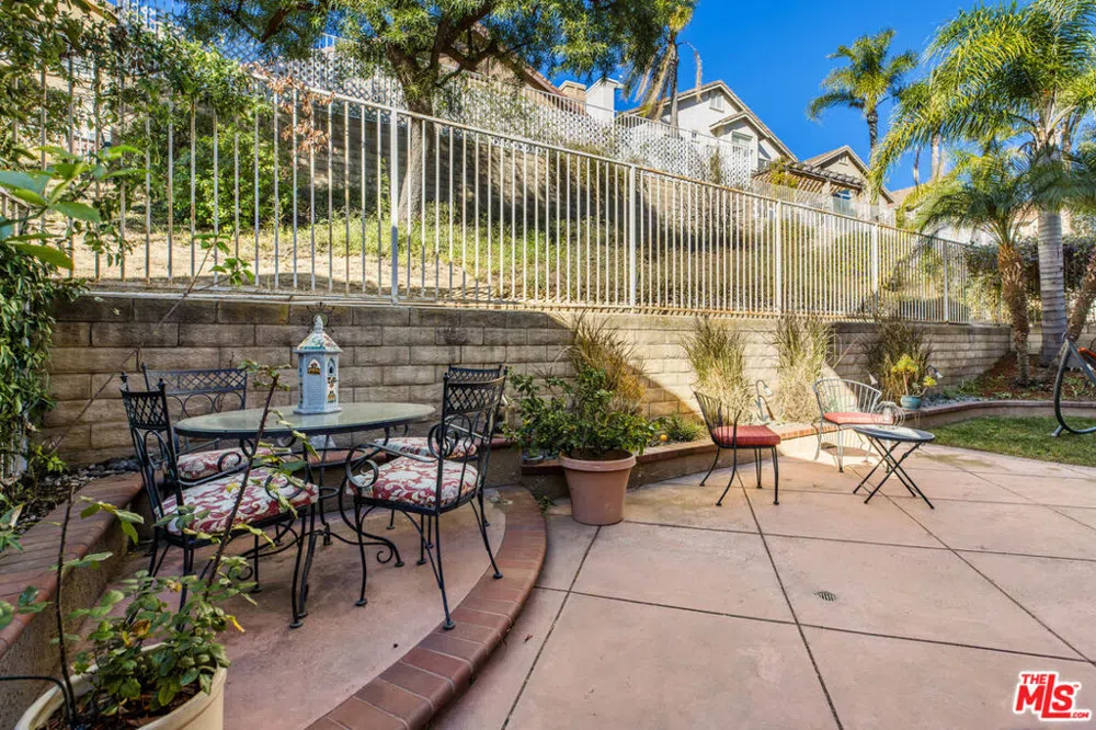 3083 Espana Lane Thousand Oaks, CA 91362