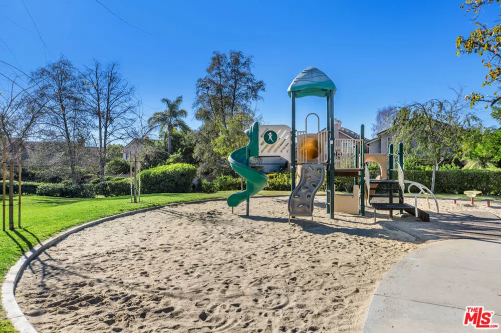 3083 Espana Lane Thousand Oaks, CA 91362