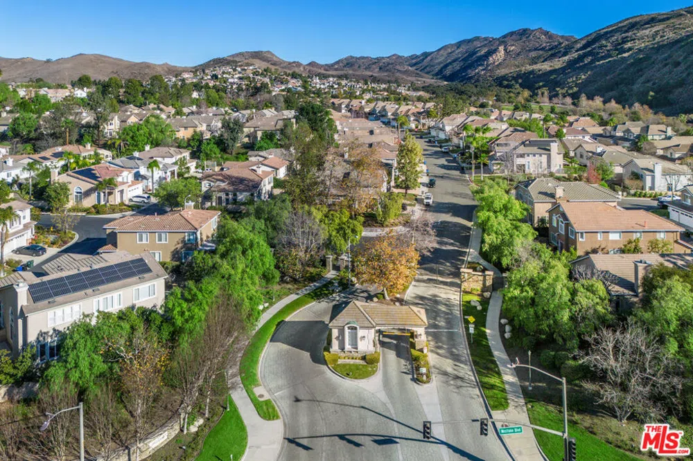 3083 Espana Lane Thousand Oaks, CA 91362