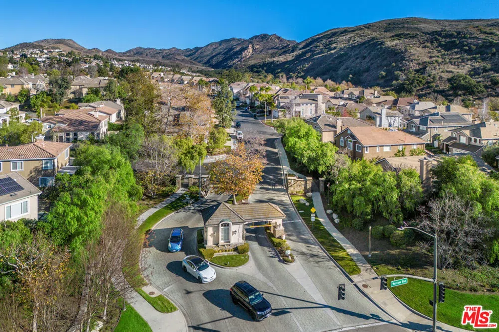 3083 Espana Lane Thousand Oaks, CA 91362