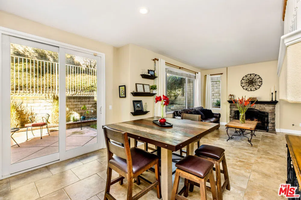 3083 Espana Lane Thousand Oaks, CA 91362