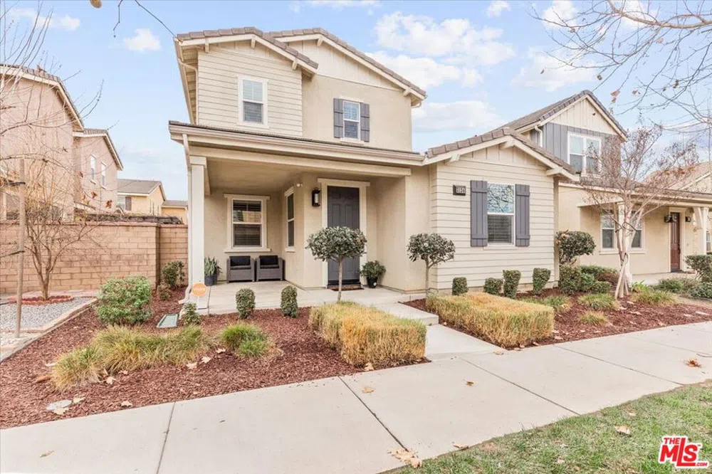 3124 E La Avenida Drive