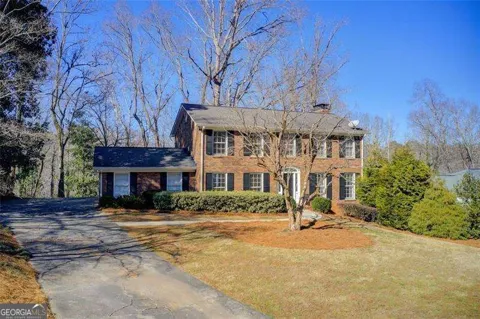 882 Edgewater Trail
