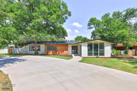 1034 S Leggett Drive