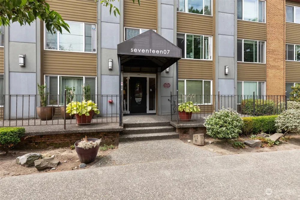 1707 Boylston Avenue #103