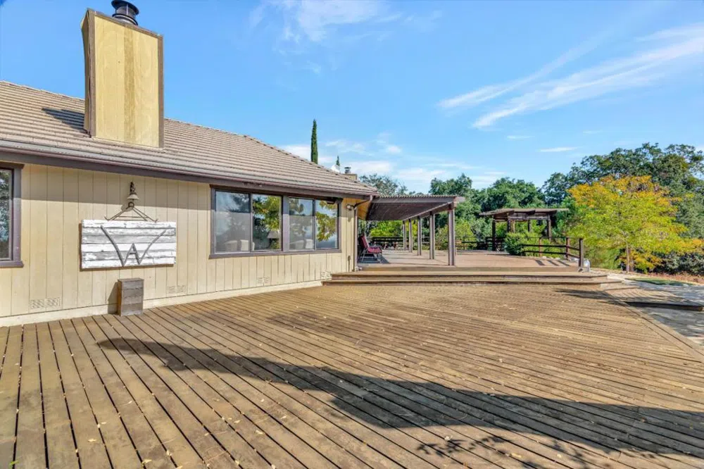 52467 Smith Road Bradley, CA 93426
