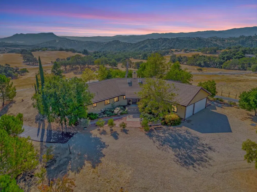 52467 Smith Road Bradley, CA 93426