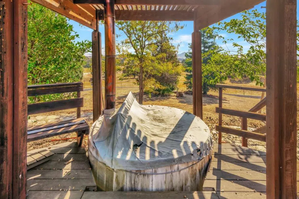 52467 Smith Road Bradley, CA 93426